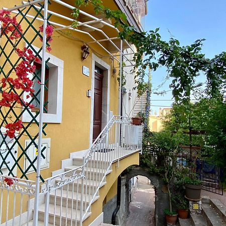 Casa Ferrara Hotel Taormina Bagian luar foto