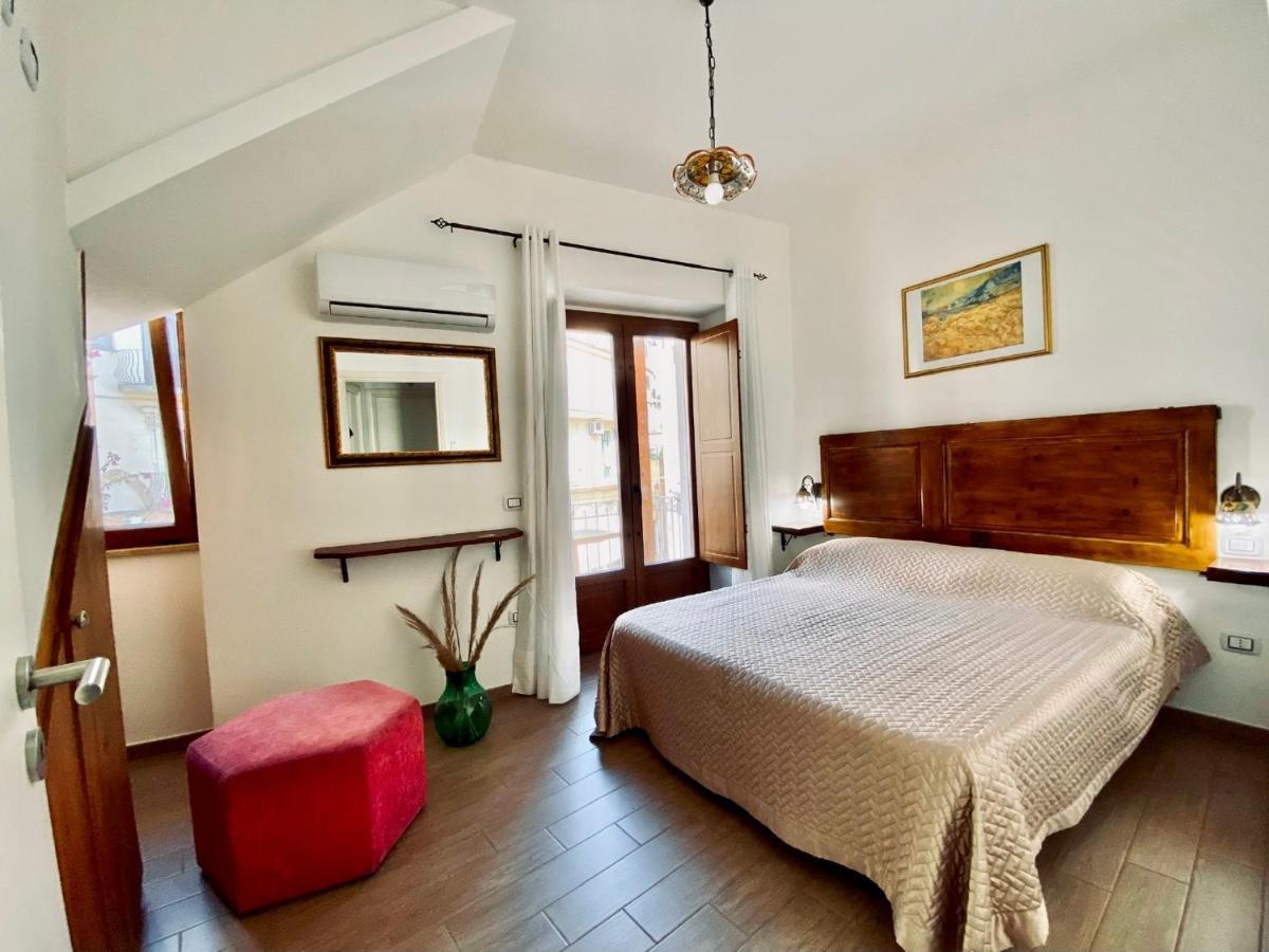 Casa Ferrara Hotel Taormina Bagian luar foto