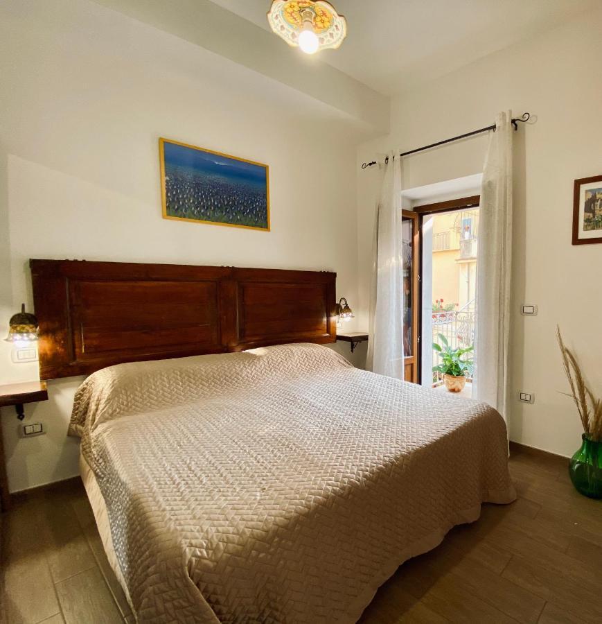 Casa Ferrara Hotel Taormina Bagian luar foto