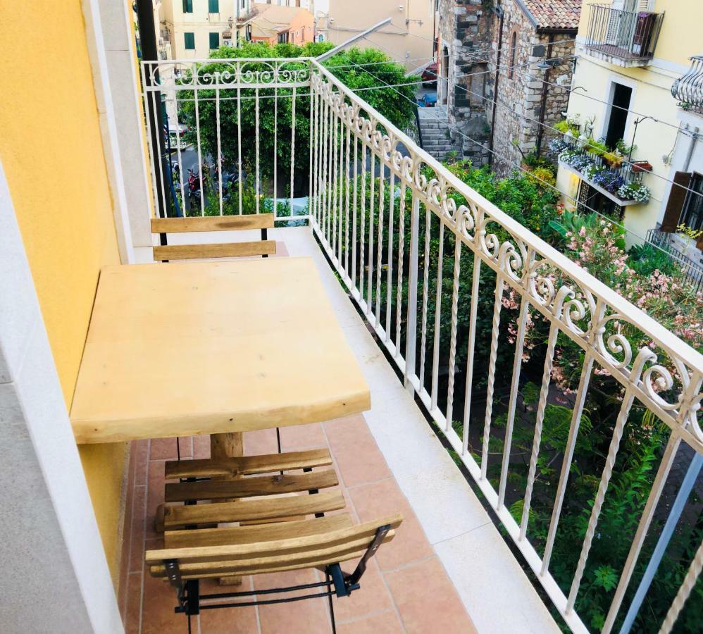 Casa Ferrara Hotel Taormina Bagian luar foto
